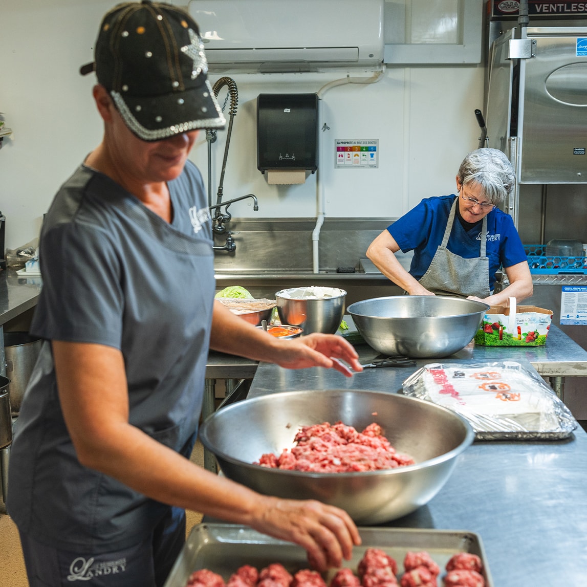 Préparation en cuisine du repas